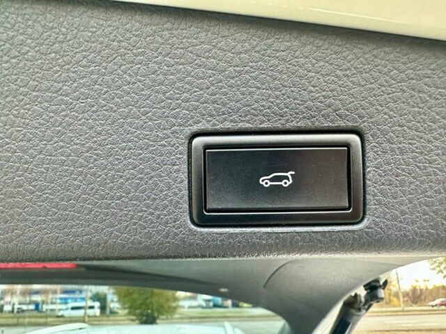 Білий Фольксваген Туарег, об'ємом двигуна 3 л та пробігом 180 тис. км за 29500 $, фото 14 на Automoto.ua