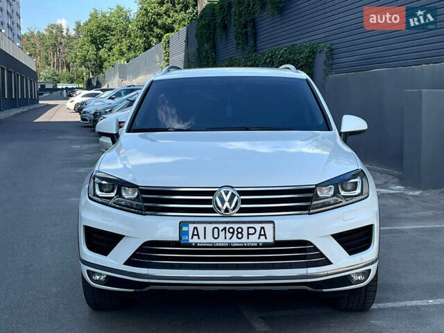 Белый Фольксваген Туарег, объемом двигателя 2.97 л и пробегом 237 тыс. км за 28500 $, фото 41 на Automoto.ua