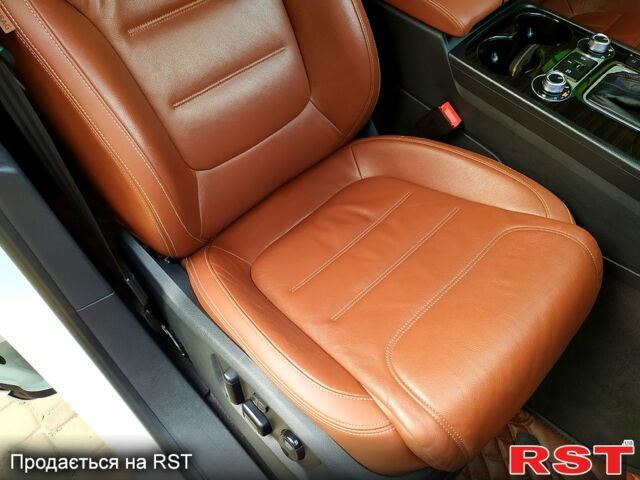 Белый Фольксваген Туарег, объемом двигателя 3 л и пробегом 194 тыс. км за 29500 $, фото 7 на Automoto.ua