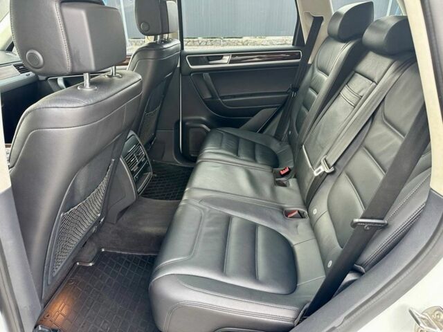 Білий Фольксваген Туарег, об'ємом двигуна 3 л та пробігом 180 тис. км за 29500 $, фото 13 на Automoto.ua