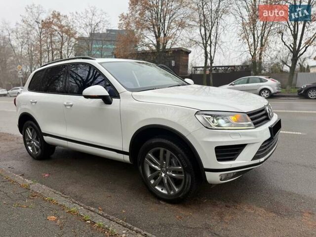 Белый Фольксваген Туарег, объемом двигателя 2.97 л и пробегом 161 тыс. км за 33000 $, фото 20 на Automoto.ua