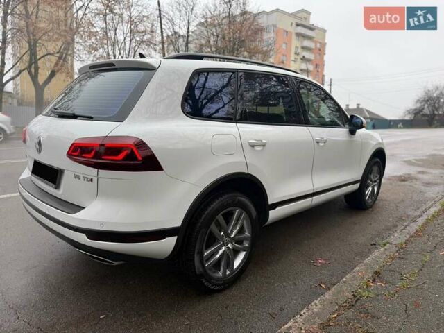 Белый Фольксваген Туарег, объемом двигателя 2.97 л и пробегом 161 тыс. км за 33000 $, фото 17 на Automoto.ua