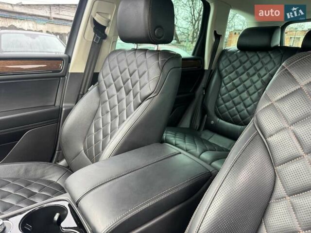 Белый Фольксваген Туарег, объемом двигателя 2.97 л и пробегом 215 тыс. км за 27900 $, фото 15 на Automoto.ua