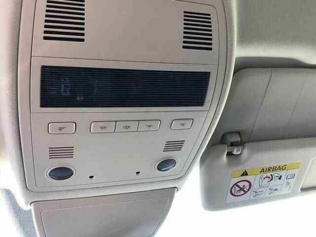 Белый Фольксваген Туарег, объемом двигателя 3 л и пробегом 136 тыс. км за 23000 $, фото 13 на Automoto.ua