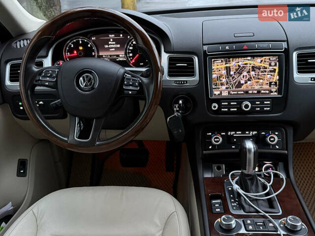 Белый Фольксваген Туарег, объемом двигателя 2.97 л и пробегом 147 тыс. км за 36900 $, фото 4 на Automoto.ua