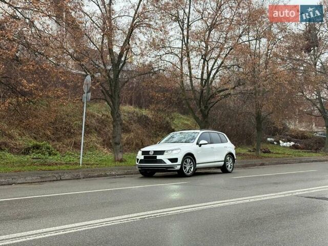 Белый Фольксваген Туарег, объемом двигателя 2.97 л и пробегом 161 тыс. км за 33000 $, фото 40 на Automoto.ua