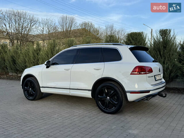 Білий Фольксваген Туарег, об'ємом двигуна 3 л та пробігом 229 тис. км за 32600 $, фото 7 на Automoto.ua