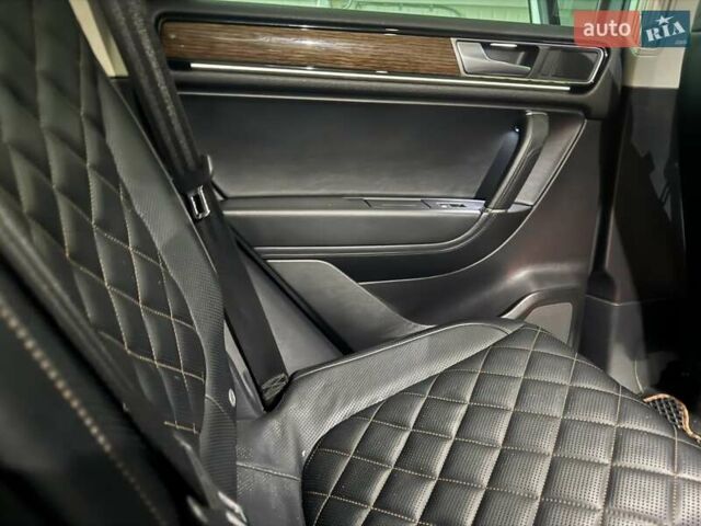 Белый Фольксваген Туарег, объемом двигателя 2.97 л и пробегом 215 тыс. км за 27900 $, фото 84 на Automoto.ua