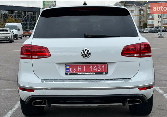 Білий Фольксваген Туарег, об'ємом двигуна 3 л та пробігом 192 тис. км за 31000 $, фото 6 на Automoto.ua