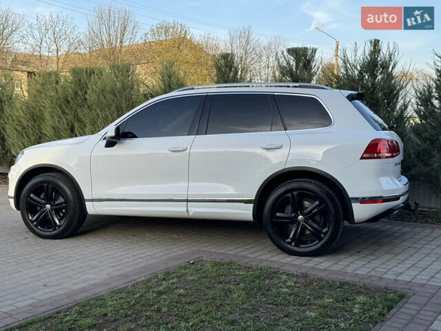 Білий Фольксваген Туарег, об'ємом двигуна 3 л та пробігом 229 тис. км за 32600 $, фото 21 на Automoto.ua