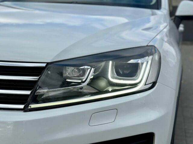 Білий Фольксваген Туарег, об'ємом двигуна 3 л та пробігом 180 тис. км за 29500 $, фото 6 на Automoto.ua