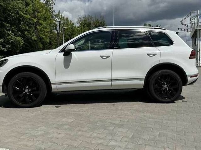 Белый Фольксваген Туарег, объемом двигателя 3 л и пробегом 110 тыс. км за 22000 $, фото 3 на Automoto.ua