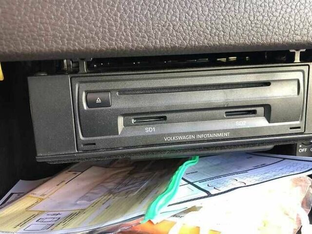 Белый Фольксваген Туарег, объемом двигателя 3 л и пробегом 136 тыс. км за 23000 $, фото 17 на Automoto.ua