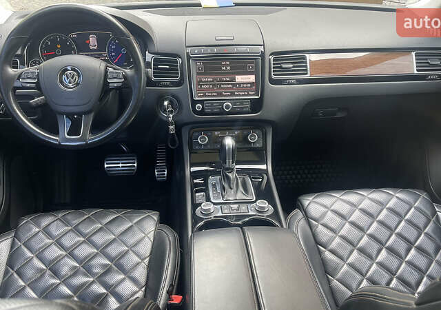 Білий Фольксваген Туарег, об'ємом двигуна 2.97 л та пробігом 250 тис. км за 32500 $, фото 29 на Automoto.ua