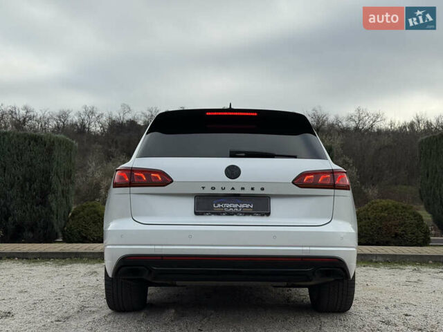 Белый Фольксваген Туарег, объемом двигателя 2.97 л и пробегом 166 тыс. км за 47999 $, фото 12 на Automoto.ua
