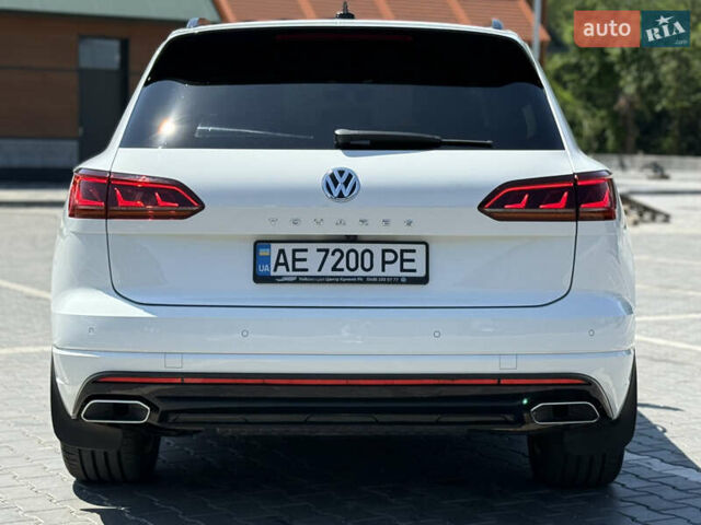 Белый Фольксваген Туарег, объемом двигателя 2.97 л и пробегом 199 тыс. км за 46200 $, фото 4 на Automoto.ua