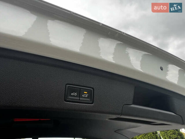 Белый Фольксваген Туарег, объемом двигателя 2.97 л и пробегом 129 тыс. км за 44900 $, фото 12 на Automoto.ua