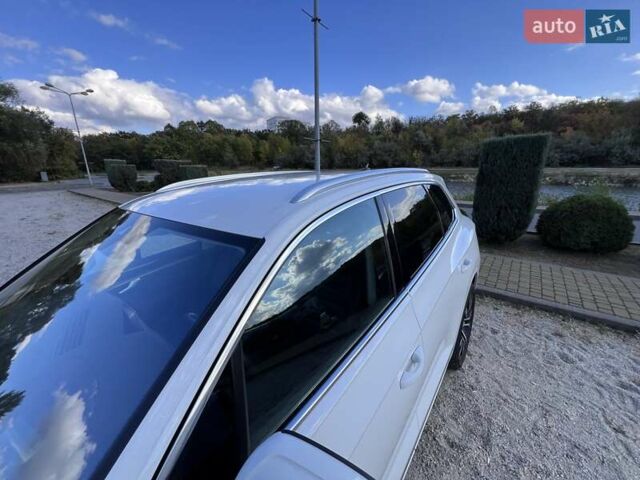 Белый Фольксваген Туарег, объемом двигателя 2.97 л и пробегом 252 тыс. км за 47000 $, фото 41 на Automoto.ua