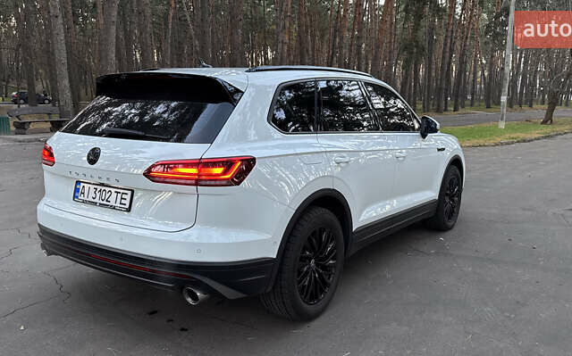 Белый Фольксваген Туарег, объемом двигателя 2.99 л и пробегом 115 тыс. км за 37500 $, фото 3 на Automoto.ua