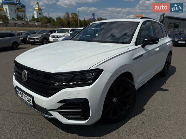 Белый Фольксваген Туарег, объемом двигателя 2.97 л и пробегом 195 тыс. км за 50000 $, фото 7 на Automoto.ua