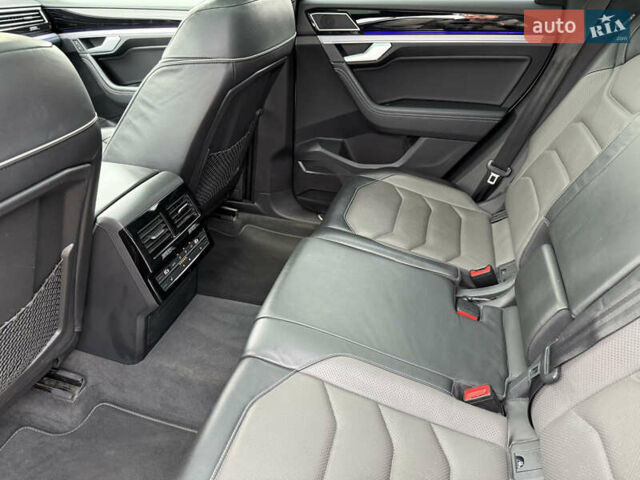 Белый Фольксваген Туарег, объемом двигателя 2.97 л и пробегом 166 тыс. км за 47999 $, фото 29 на Automoto.ua