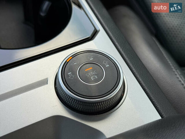 Белый Фольксваген Туарег, объемом двигателя 2.97 л и пробегом 199 тыс. км за 46200 $, фото 31 на Automoto.ua