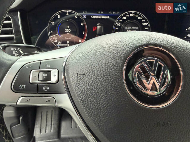 Білий Фольксваген Туарег, об'ємом двигуна 3 л та пробігом 151 тис. км за 45700 $, фото 41 на Automoto.ua