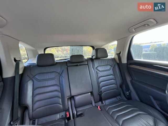 Белый Фольксваген Туарег, объемом двигателя 2.97 л и пробегом 252 тыс. км за 47000 $, фото 45 на Automoto.ua