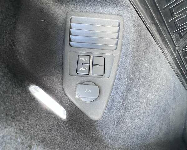 Белый Фольксваген Туарег, объемом двигателя 2.97 л и пробегом 252 тыс. км за 47000 $, фото 36 на Automoto.ua