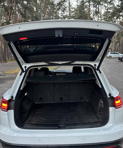 Белый Фольксваген Туарег, объемом двигателя 2.99 л и пробегом 115 тыс. км за 37500 $, фото 10 на Automoto.ua