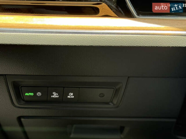 Белый Фольксваген Туарег, объемом двигателя 2.97 л и пробегом 199 тыс. км за 46200 $, фото 45 на Automoto.ua