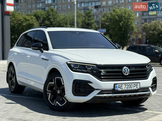 Белый Фольксваген Туарег, объемом двигателя 2.97 л и пробегом 199 тыс. км за 46200 $, фото 15 на Automoto.ua