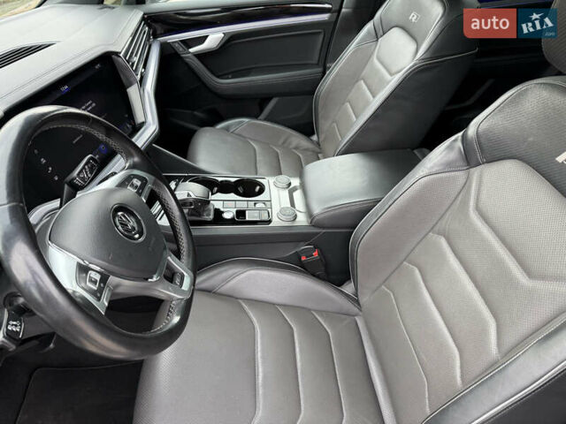 Белый Фольксваген Туарег, объемом двигателя 2.97 л и пробегом 166 тыс. км за 47999 $, фото 22 на Automoto.ua