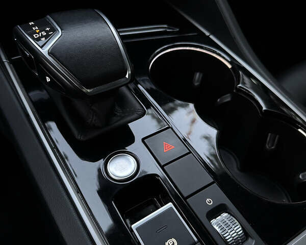 Белый Фольксваген Туарег, объемом двигателя 2.99 л и пробегом 115 тыс. км за 37500 $, фото 33 на Automoto.ua