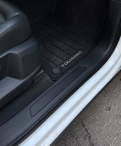 Белый Фольксваген Туарег, объемом двигателя 2.99 л и пробегом 115 тыс. км за 37500 $, фото 26 на Automoto.ua