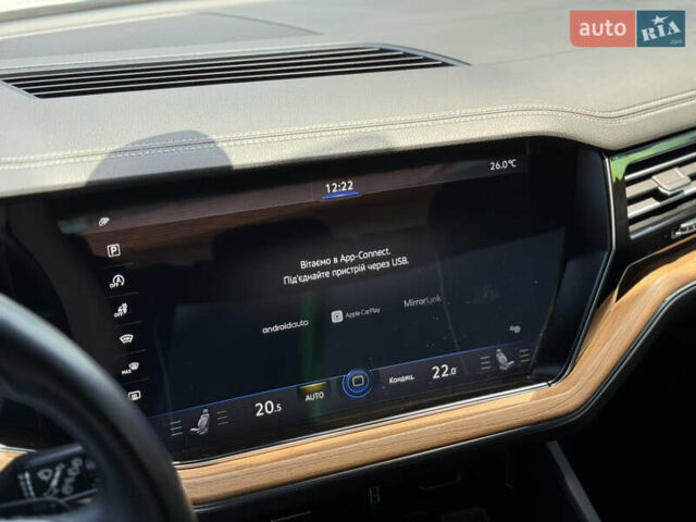 Белый Фольксваген Туарег, объемом двигателя 2.97 л и пробегом 199 тыс. км за 46200 $, фото 19 на Automoto.ua