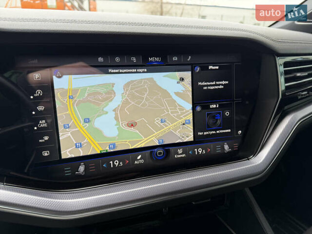 Білий Фольксваген Туарег, об'ємом двигуна 3 л та пробігом 151 тис. км за 45700 $, фото 44 на Automoto.ua