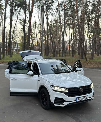 Белый Фольксваген Туарег, объемом двигателя 2.99 л и пробегом 115 тыс. км за 37500 $, фото 39 на Automoto.ua