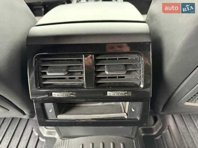 Білий Фольксваген Туарег, об'ємом двигуна 3 л та пробігом 151 тис. км за 45700 $, фото 31 на Automoto.ua