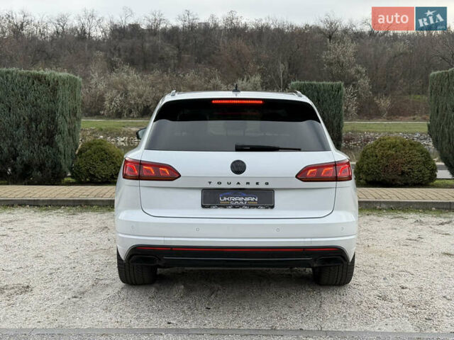 Белый Фольксваген Туарег, объемом двигателя 2.97 л и пробегом 166 тыс. км за 47999 $, фото 13 на Automoto.ua