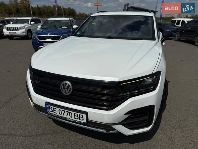 Белый Фольксваген Туарег, объемом двигателя 2.97 л и пробегом 195 тыс. км за 50000 $, фото 9 на Automoto.ua