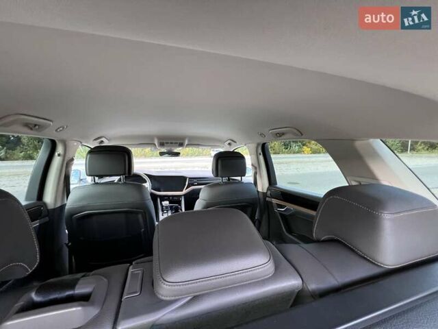 Белый Фольксваген Туарег, объемом двигателя 2.97 л и пробегом 252 тыс. км за 47000 $, фото 48 на Automoto.ua