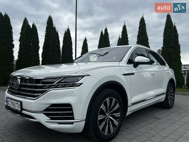 Белый Фольксваген Туарег, объемом двигателя 2.97 л и пробегом 129 тыс. км за 44900 $, фото 6 на Automoto.ua
