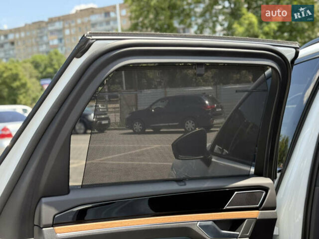 Белый Фольксваген Туарег, объемом двигателя 2.97 л и пробегом 199 тыс. км за 46200 $, фото 37 на Automoto.ua