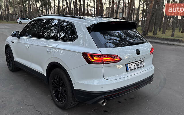 Белый Фольксваген Туарег, объемом двигателя 2.99 л и пробегом 115 тыс. км за 37500 $, фото 5 на Automoto.ua