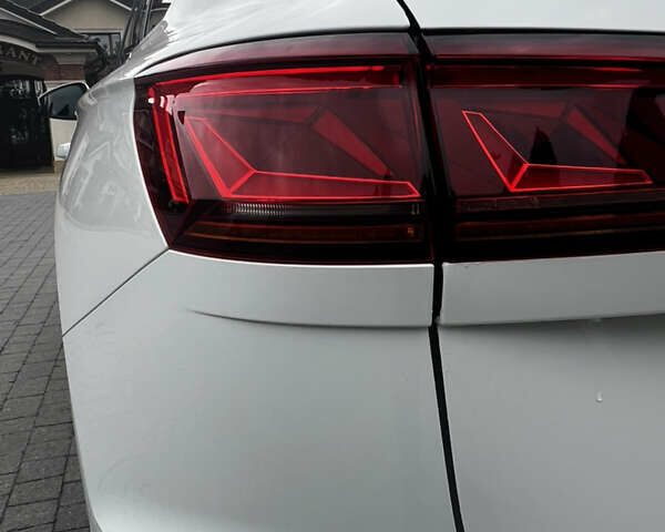 Белый Фольксваген Туарег, объемом двигателя 2.97 л и пробегом 129 тыс. км за 44900 $, фото 10 на Automoto.ua