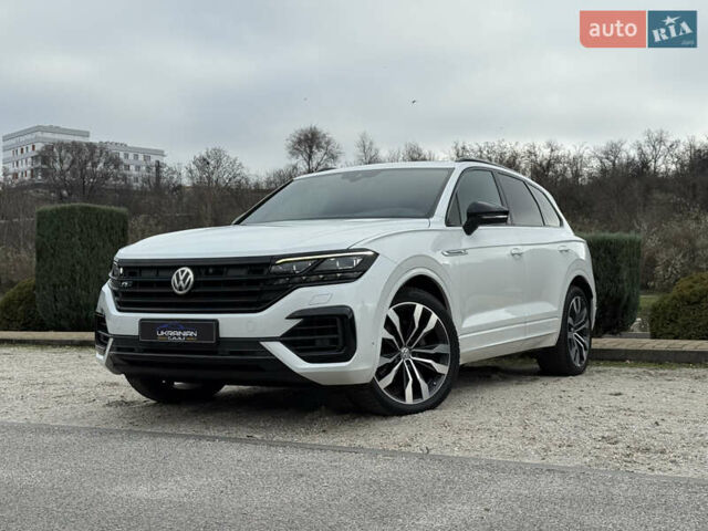 Белый Фольксваген Туарег, объемом двигателя 2.97 л и пробегом 166 тыс. км за 47999 $, фото 3 на Automoto.ua