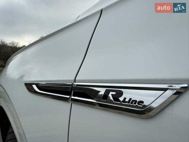 Белый Фольксваген Туарег, объемом двигателя 2.97 л и пробегом 166 тыс. км за 47999 $, фото 16 на Automoto.ua