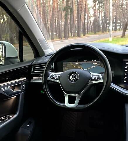 Белый Фольксваген Туарег, объемом двигателя 2.99 л и пробегом 115 тыс. км за 37500 $, фото 17 на Automoto.ua