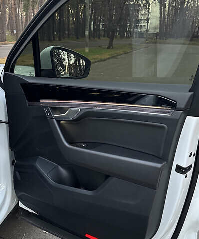 Белый Фольксваген Туарег, объемом двигателя 2.99 л и пробегом 115 тыс. км за 37500 $, фото 27 на Automoto.ua